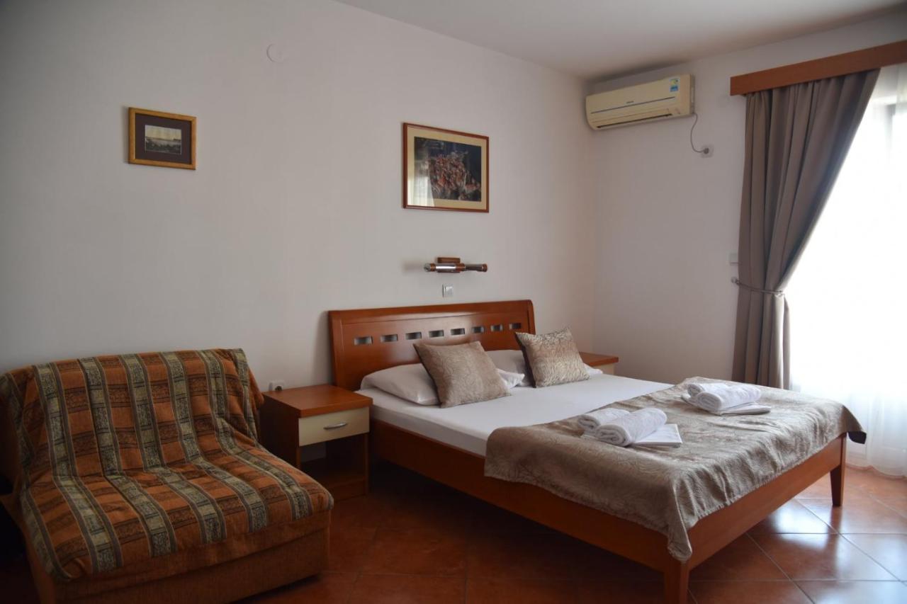 Guest House Zec Будва Екстер'єр фото