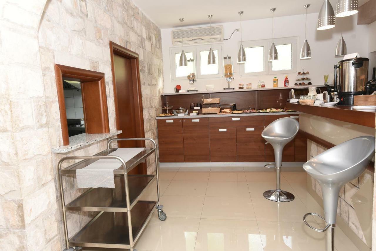 Guest House Zec Будва Екстер'єр фото