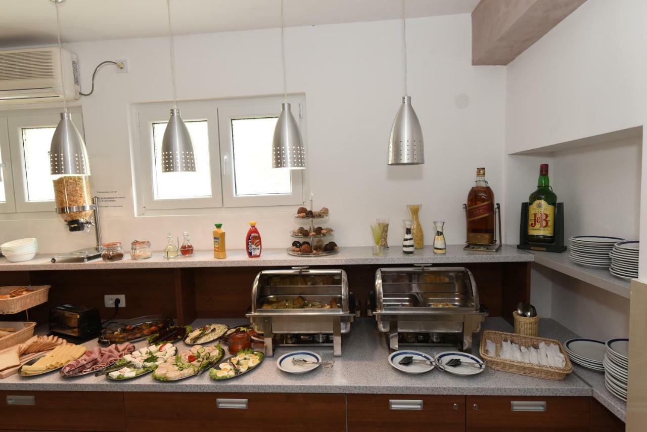 Guest House Zec Будва Екстер'єр фото