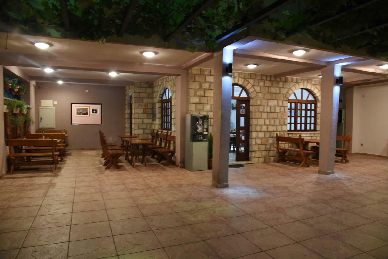 Guest House Zec Будва Екстер'єр фото