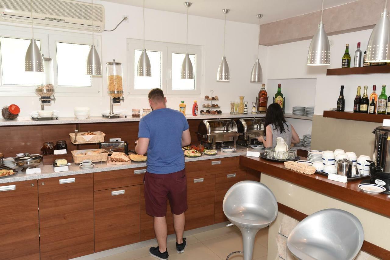 Guest House Zec Будва Екстер'єр фото