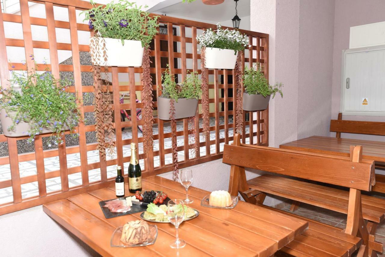 Guest House Zec Будва Екстер'єр фото